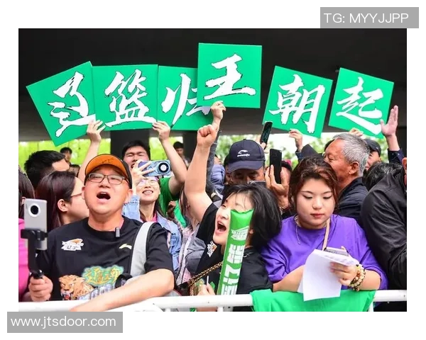 球员赛后感恩粉丝热情接机 机场变身球迷海场面震撼